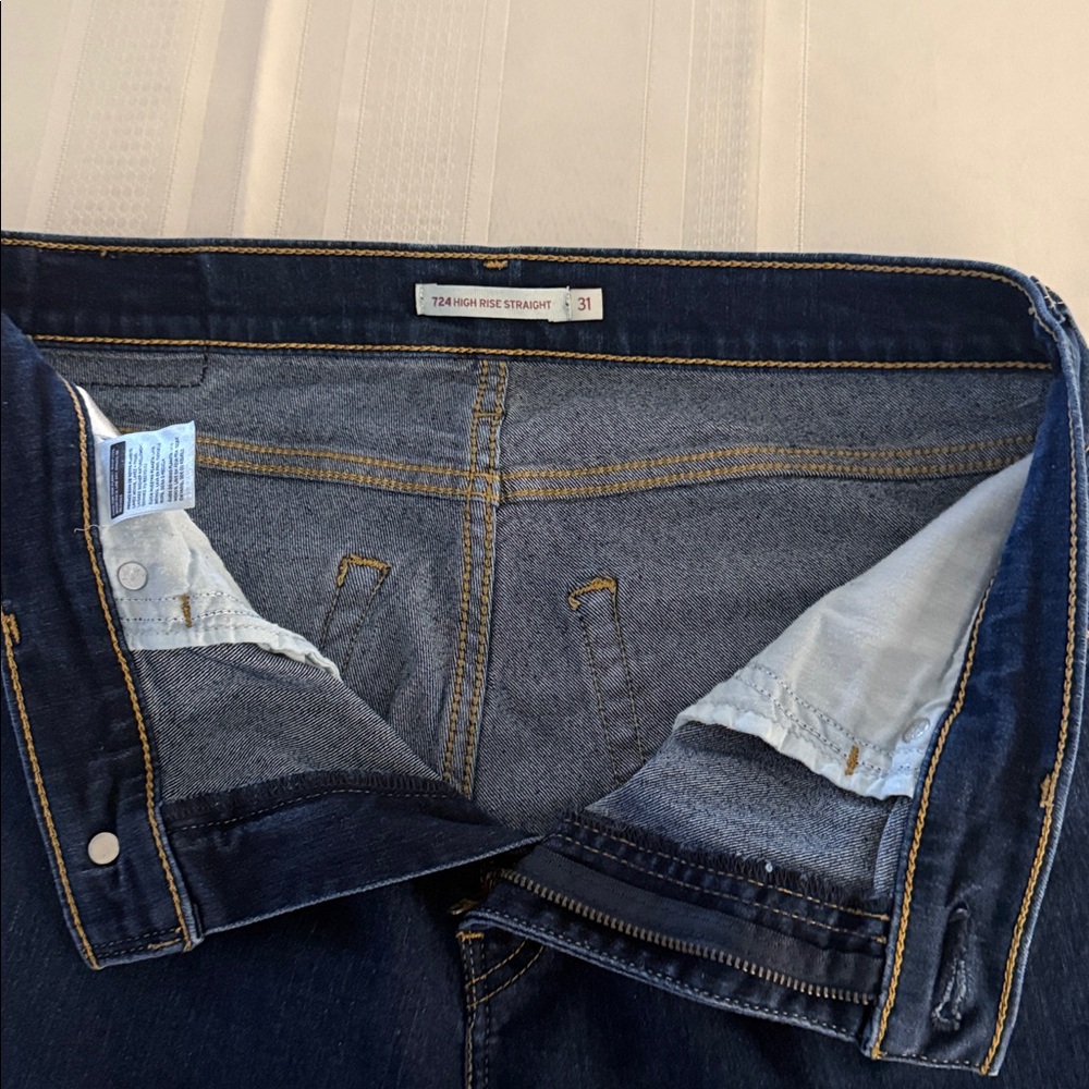 Women’s Levi Strauss 724 High Rise Straight Leg Jeans - Picture 7 of 9